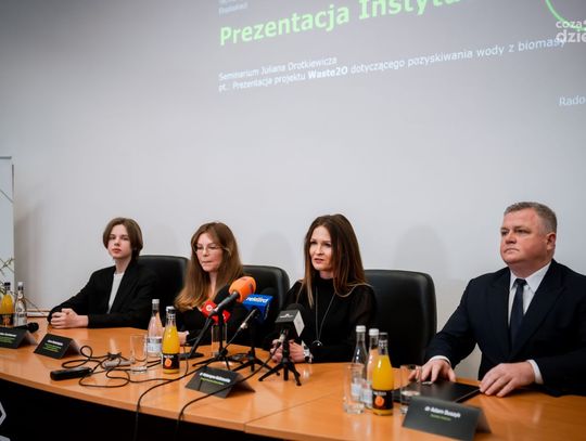 Prezentacja projektu Waste2O (zdjęcia) Prezentacja projektu Waste2O (zdjęcia)