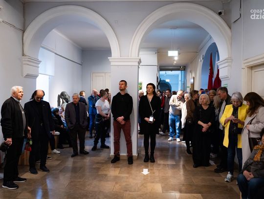 Wernisaż wystawy "Małymi i dużymi krokami – 35 lat z wątkiem i osnową" (zdjęcia)
