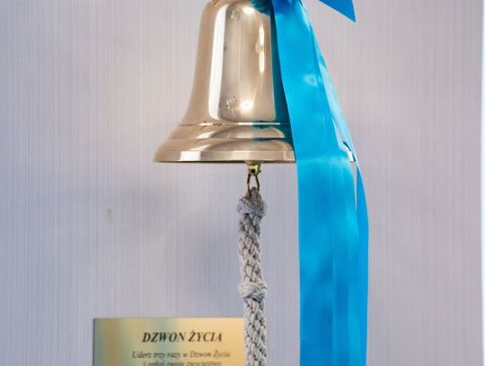 Oficjalne przekazanie Dzwonu Życia od Fundacji „Pokonaj Raka" w Radomskim Centrum Onkologii (zdjęcia)