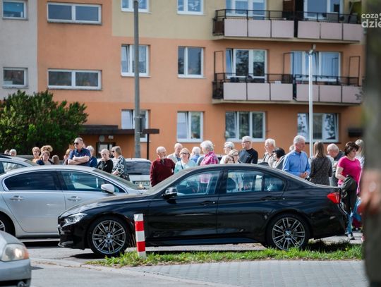 Droga Krzyżowa ulicami osiedla Akademickiego (zdjęcia)