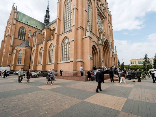 Msza Święta Pogrzebowa bpa Piotra Turzyńskiego (zdjęcia)