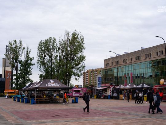 Zlot żarciowozów na placu Jagiellońskim (zdjęcia)