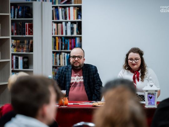Spotkanie z Adrianem Szarym oraz promocja książki "Tandem. Antologia" (zdjęcia)