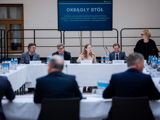 Okrągły Stół w Kamienicy Deskurów (zdjęcia)