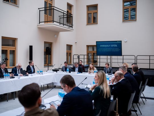 Okrągły Stół w Kamienicy Deskurów (zdjęcia)