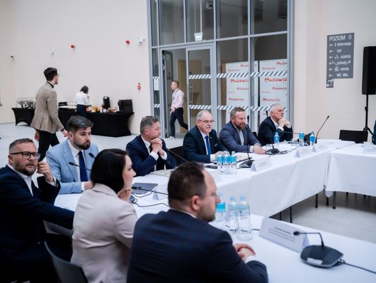 Okrągły Stół w Kamienicy Deskurów (zdjęcia)