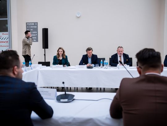 Okrągły Stół w Kamienicy Deskurów (zdjęcia)