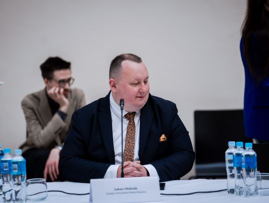 Okrągły Stół w Kamienicy Deskurów (zdjęcia)