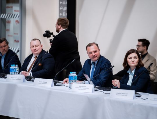 Okrągły Stół w Kamienicy Deskurów (zdjęcia)