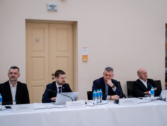 Okrągły Stół w Kamienicy Deskurów (zdjęcia)