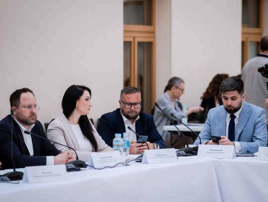 Okrągły Stół w Kamienicy Deskurów (zdjęcia)