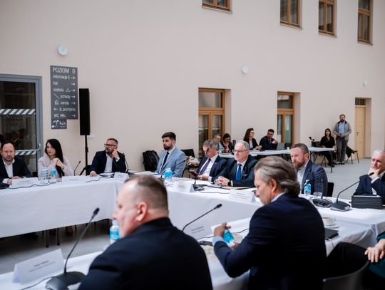 Okrągły Stół w Kamienicy Deskurów (zdjęcia)