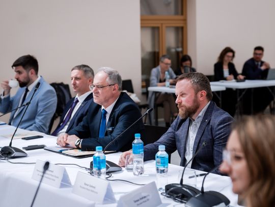 Okrągły Stół w Kamienicy Deskurów (zdjęcia)