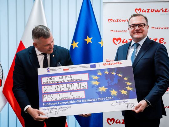 Podpisanie umów w Urzędzie Miejskim (zdjęcia)