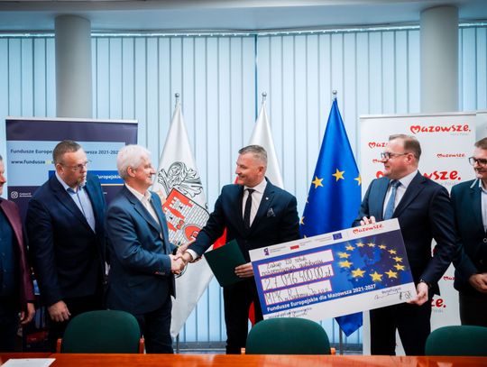 Podpisanie umów w Urzędzie Miejskim (zdjęcia)