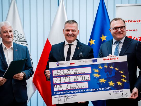 Podpisanie umów w Urzędzie Miejskim (zdjęcia)