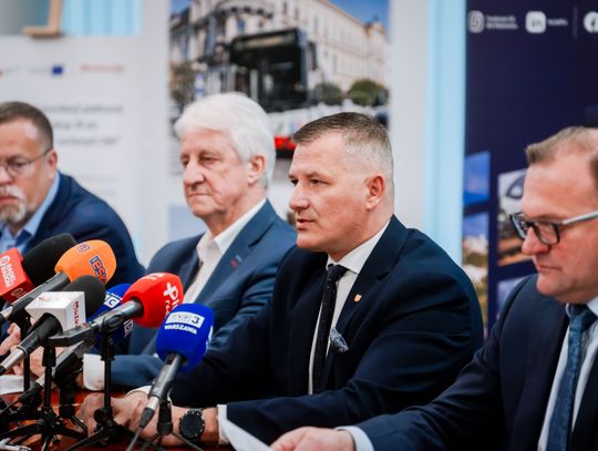 Podpisanie umów w Urzędzie Miejskim (zdjęcia)