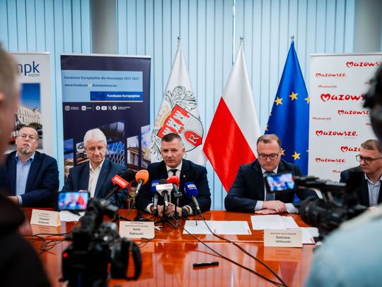 Podpisanie umów w Urzędzie Miejskim (zdjęcia)