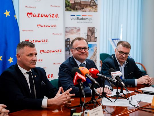 Podpisanie umów w Urzędzie Miejskim (zdjęcia)