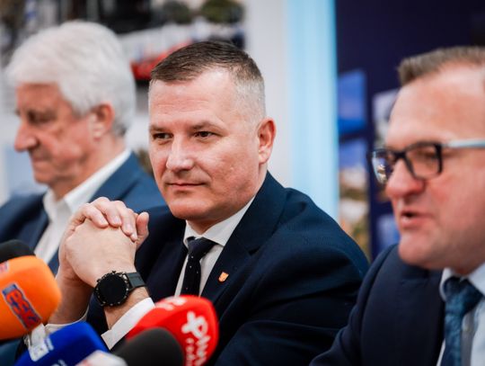 Podpisanie umów w Urzędzie Miejskim (zdjęcia)