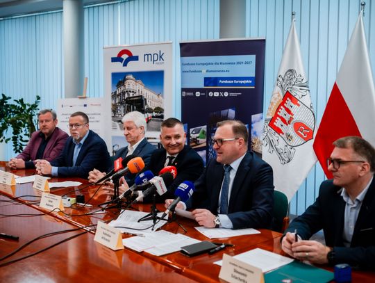 Podpisanie umów w Urzędzie Miejskim (zdjęcia)