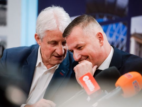 Podpisanie umów w Urzędzie Miejskim (zdjęcia)