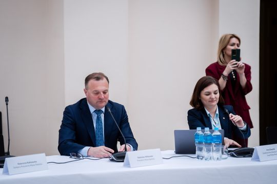 Okrągły Stół w Kamienicy Deskurów (zdjęcia)