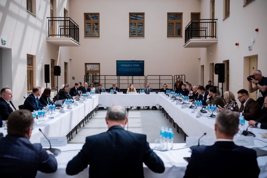 Okrągły Stół w Kamienicy Deskurów (zdjęcia)