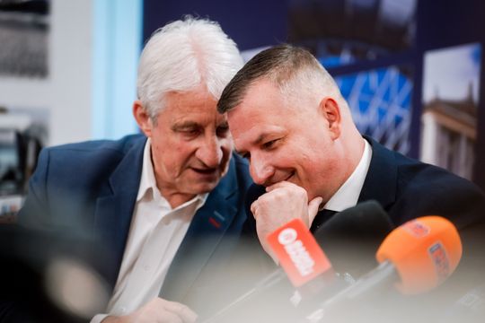 Podpisanie umów w Urzędzie Miejskim (zdjęcia)