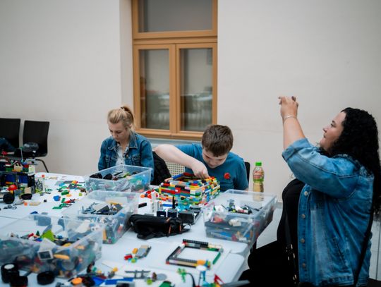 Twórcze warsztaty LEGO w Kamienicy Deskurów (zdjęcia)
