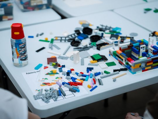 Twórcze warsztaty LEGO w Kamienicy Deskurów (zdjęcia)