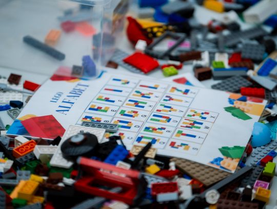 Twórcze warsztaty LEGO w Kamienicy Deskurów (zdjęcia)
