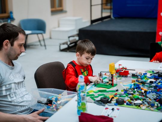 Twórcze warsztaty LEGO w Kamienicy Deskurów (zdjęcia)