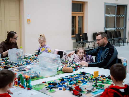 Twórcze warsztaty LEGO w Kamienicy Deskurów (zdjęcia)