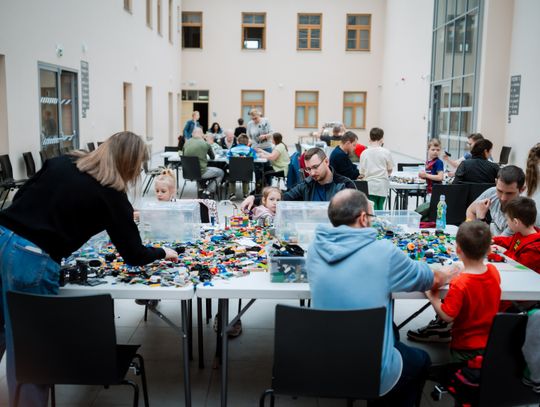 Twórcze warsztaty LEGO w Kamienicy Deskurów (zdjęcia)