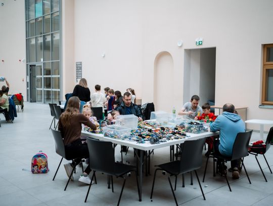 Twórcze warsztaty LEGO w Kamienicy Deskurów (zdjęcia)