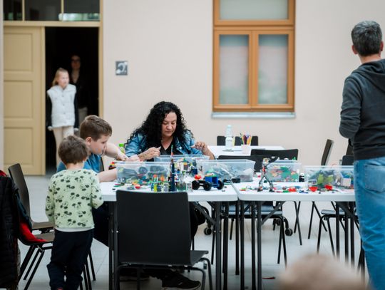 Twórcze warsztaty LEGO w Kamienicy Deskurów (zdjęcia)