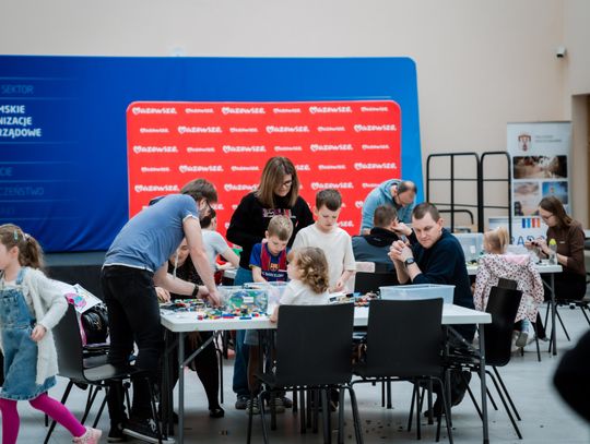 Twórcze warsztaty LEGO w Kamienicy Deskurów (zdjęcia)