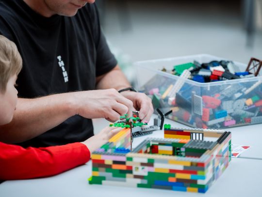 Twórcze warsztaty LEGO w Kamienicy Deskurów (zdjęcia)