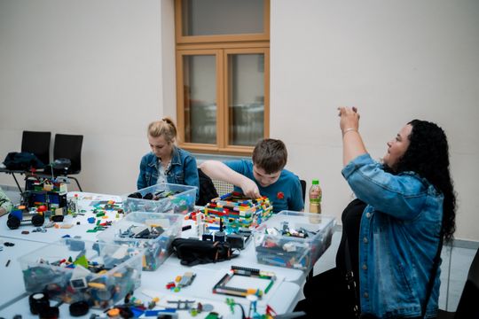 Twórcze warsztaty LEGO w Kamienicy Deskurów (zdjęcia)