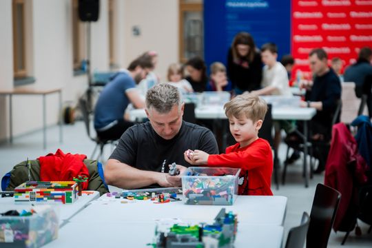 Twórcze warsztaty LEGO w Kamienicy Deskurów (zdjęcia)