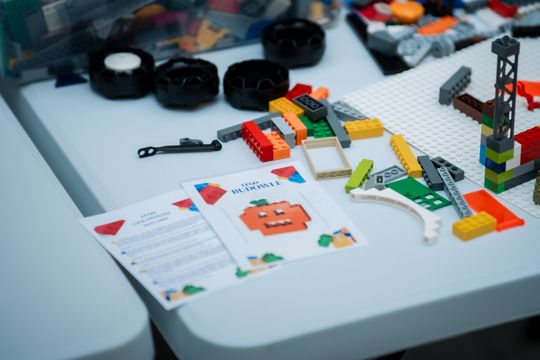 Twórcze warsztaty LEGO w Kamienicy Deskurów (zdjęcia)