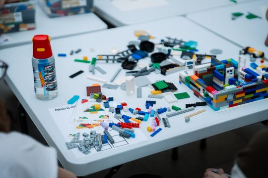 Twórcze warsztaty LEGO w Kamienicy Deskurów (zdjęcia)
