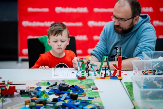 Twórcze warsztaty LEGO w Kamienicy Deskurów (zdjęcia)