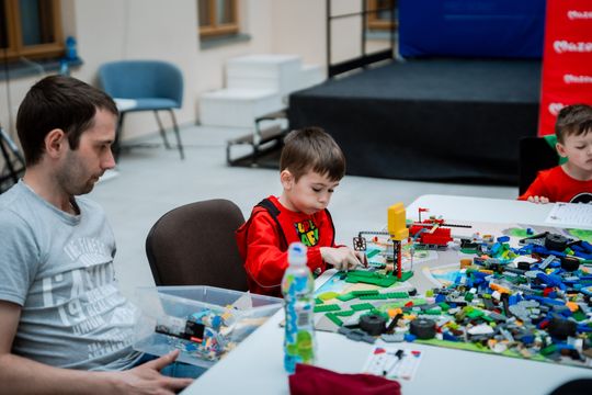 Twórcze warsztaty LEGO w Kamienicy Deskurów (zdjęcia)
