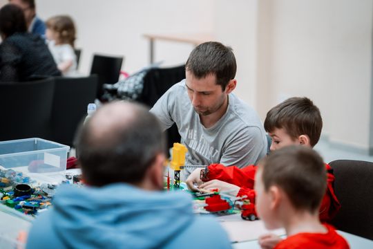 Twórcze warsztaty LEGO w Kamienicy Deskurów (zdjęcia)