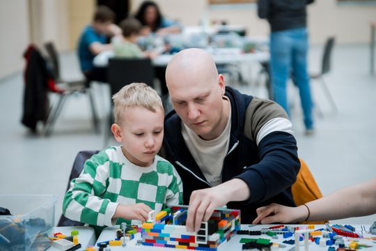 Twórcze warsztaty LEGO w Kamienicy Deskurów (zdjęcia)