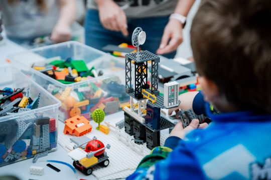 Twórcze warsztaty LEGO w Kamienicy Deskurów (zdjęcia)