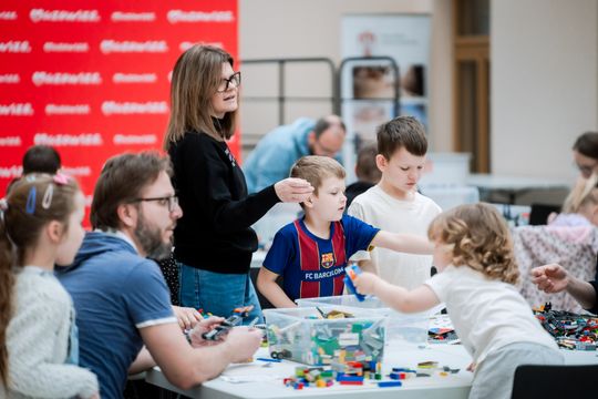 Twórcze warsztaty LEGO w Kamienicy Deskurów (zdjęcia)