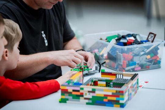 Twórcze warsztaty LEGO w Kamienicy Deskurów (zdjęcia)